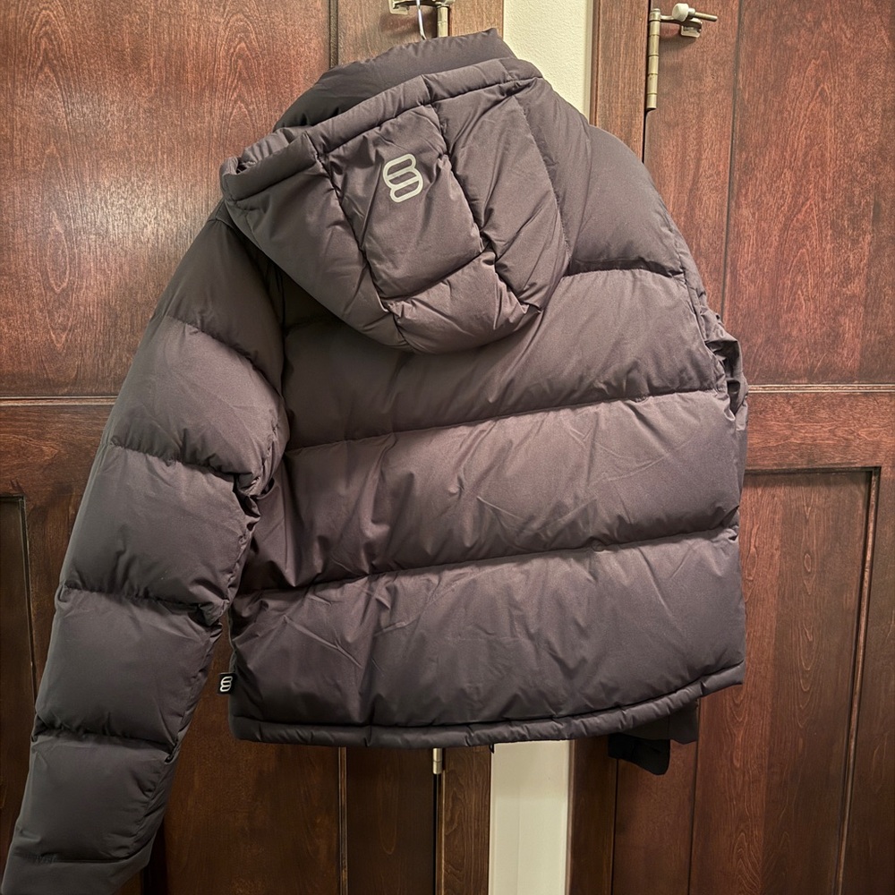 Aritzia Super Puff Jacket in matte black - Picture 2 of 4